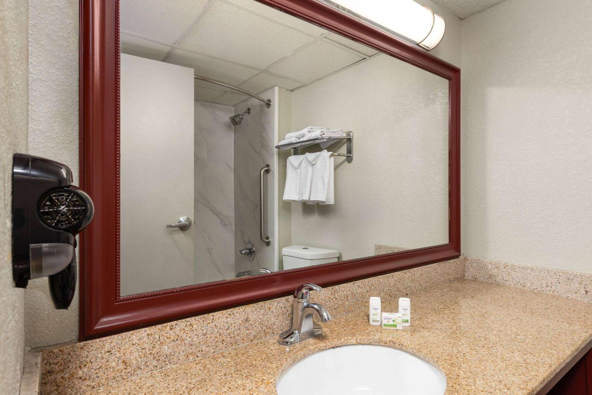 Wingate By Wyndham Kansas City Ngoại thất bức ảnh