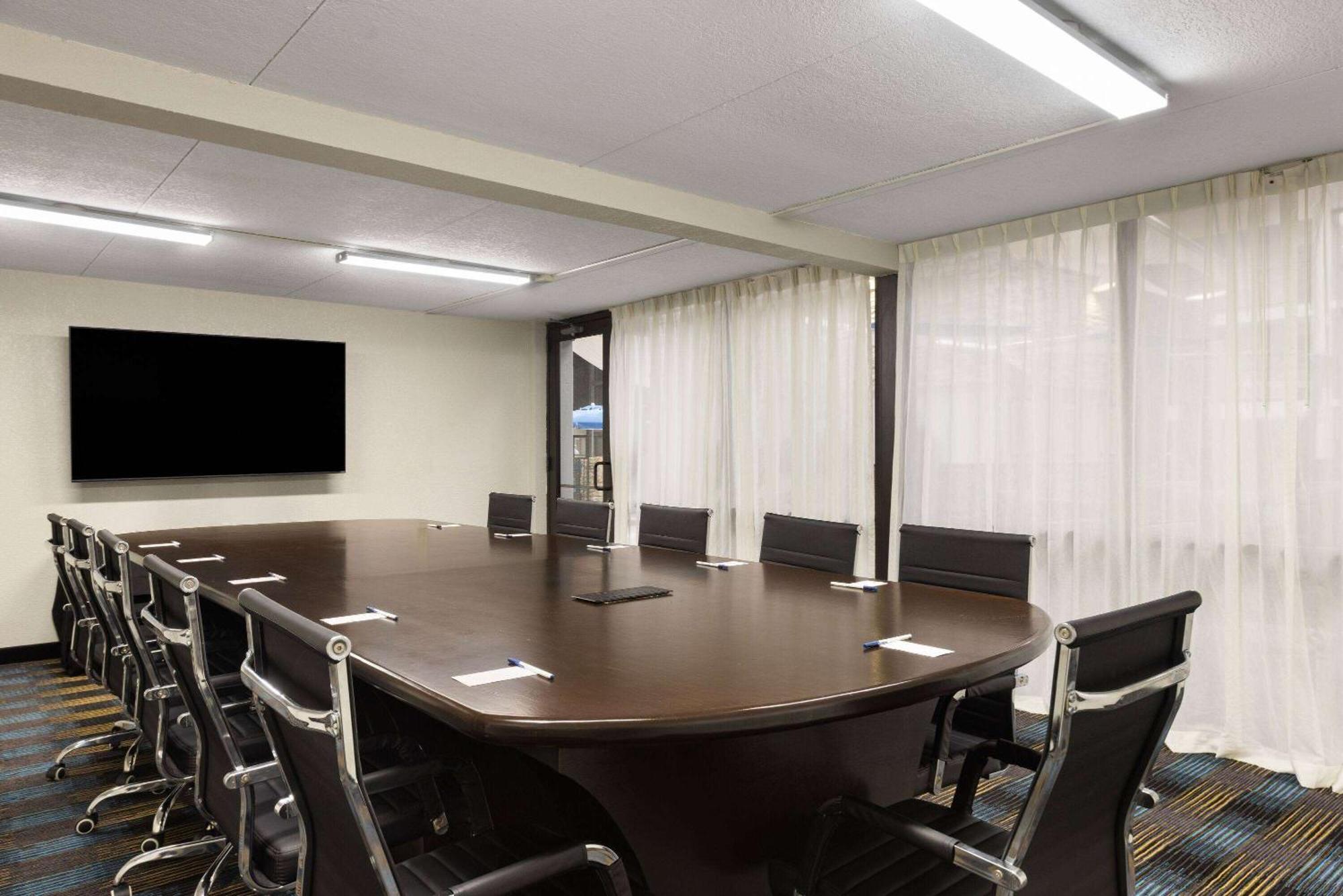 Wingate By Wyndham Kansas City Ngoại thất bức ảnh